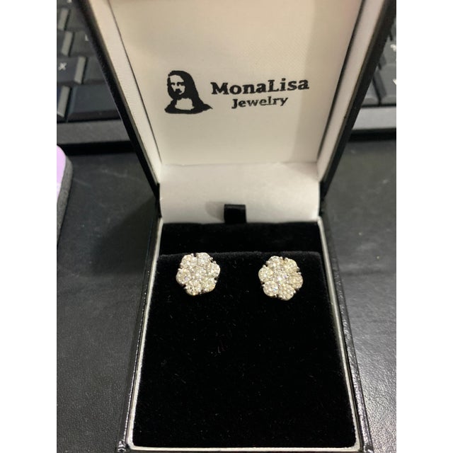 2.80 Carat, 7 Diamond Floral Cluster Flower Stud Earrings in 14 Karat WhiteGold For Sale In New York - Image 6 of 18
