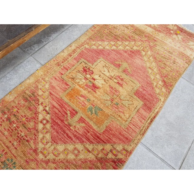 Farmhouse 1950s Small Red and Brown Rug For Sale - Image 3 of 10