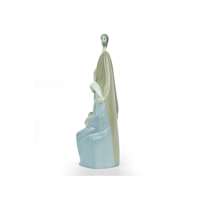 Figurative Vintage Handmade Lladro Holy Family by Fulgencio García Figurine Spain For Sale - Image 3 of 8