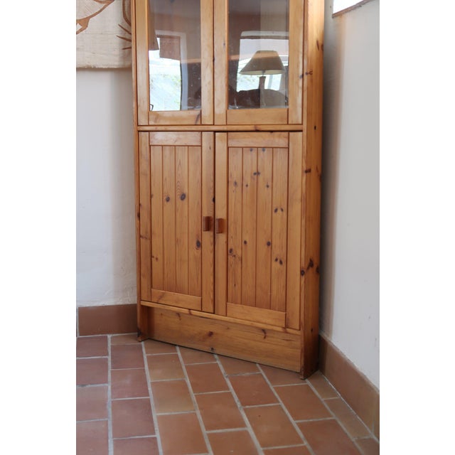 Rustic French Pine Glazed Bookcase in the style of Maison Regain, 1980s For Sale - Image 3 of 15