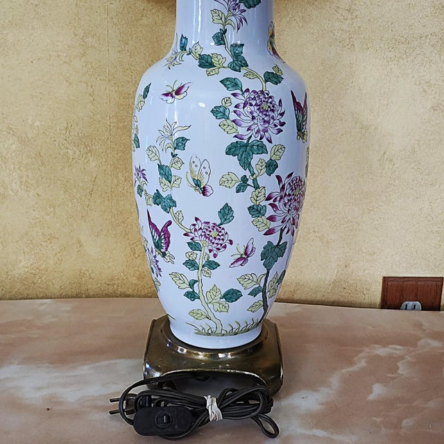 Vintage Chinoiserie Famille Rose Porcelain Floral & Butterfly Table Lamp For Sale In Washington DC - Image 6 of 18