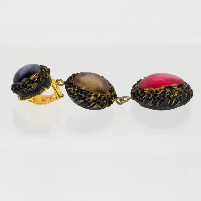 Cilea Paris Long Dangle Resin Pair of Clip Earrings For Sale In Atlanta - Image 6 of 6