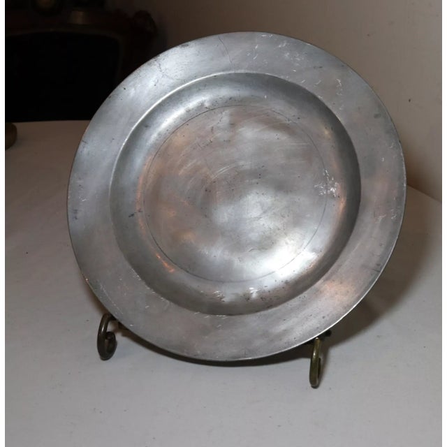 Arts & Crafts Share Rare Antique 18th Century Master William Cowell Forged Pewter Dinner Plate Dish For Sale - Image 3 of 10