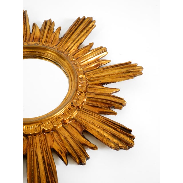 Mid-Century Modern Italian Sunburst Wall Mirror in Wood and Resin, 1950s For Sale - Image 6 of 15