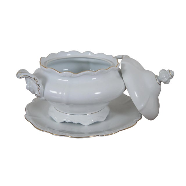 Vintage German Bavarian Johann Haviland scalloped white porcelain soup tureen with lid and under plate. Dimensions: 13" x...