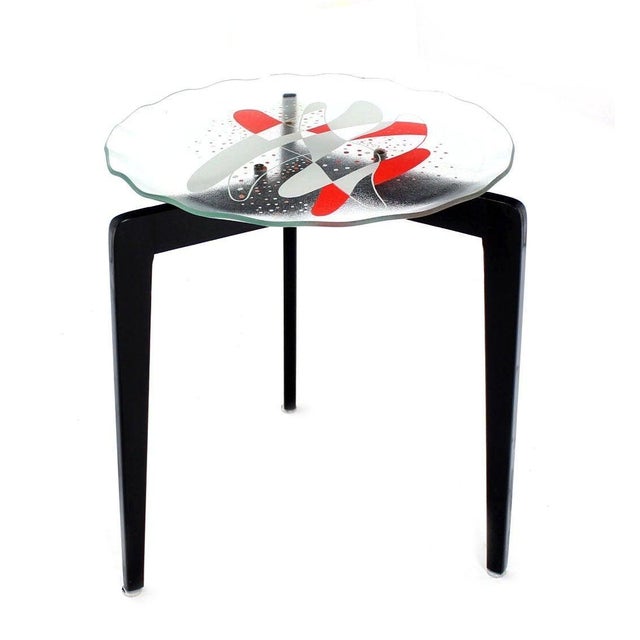 Art Glass Scallop Edge Bowl Tray Top Tapered Leg Stackable Nesting Side Table For Sale - Image 6 of 10