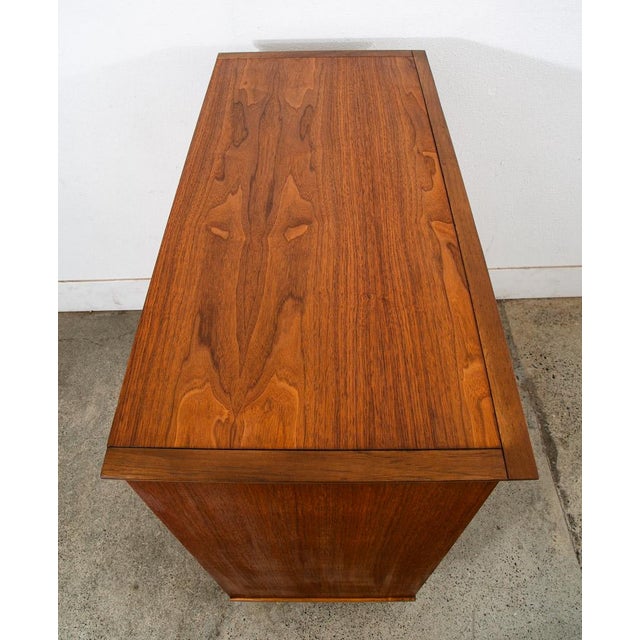 Mid-Century Modern 1960s Mid Century Modern Highboy Dresser 5 Drawer Walnut American Vintage MCM Tall For Sale - Image 3 of 12