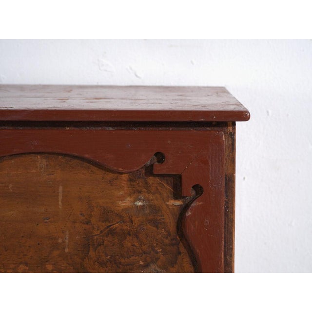 European Chest in Pine For Sale - Image 10 of 14
