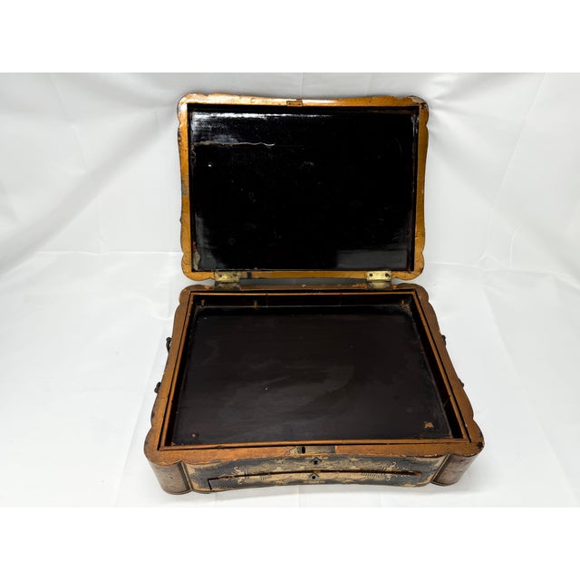 Large Chinese Export Black Lacquer & Gilt Decorated Sewing Box C. 1860 For Sale - Image 4 of 10
