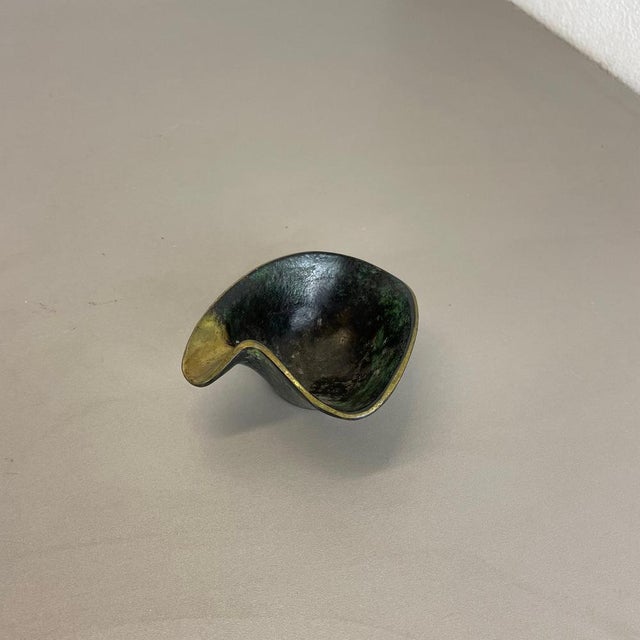 Carl Auböck Small Organic Form Brass Ashtray from Carl Auböck, 1950s For Sale - Image 4 of 18