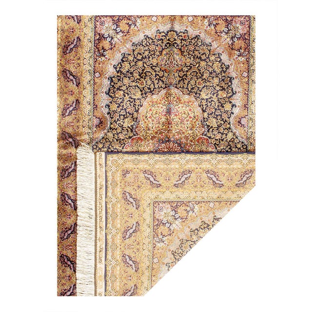 Viscose on a cotton foundation with a medallion This rug has a dense, soft pile, and excellent quality, to ensure that you...