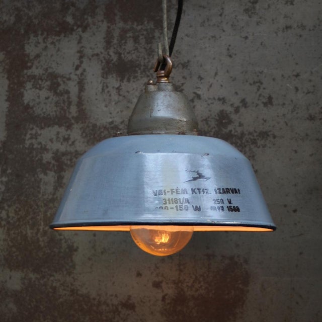 factory pendant grey enamel white interior cast iron top with clear glass E27 / E26 Up to 250V (Europe/UK Standard).The...