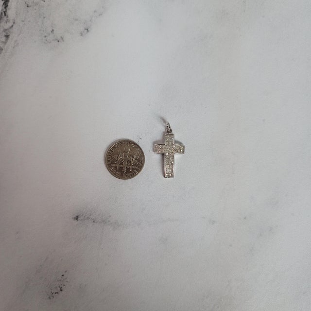 Princess Cut Diamond Cross Pendant 1.07cttw 14k White Gold For Sale - Image 4 of 5