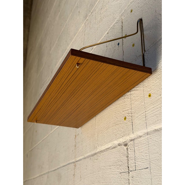 Brown Vintage Teak Floating Wall Shelf With Brass-Tone Metal Brackets – Mid-Century Modern Scandinavian Wall-Mounted Shelf For Sale - Image 8 of 10