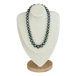 1990s Graduated Tahitian Black Pearl Necklace With Diamond Clasp For Sale