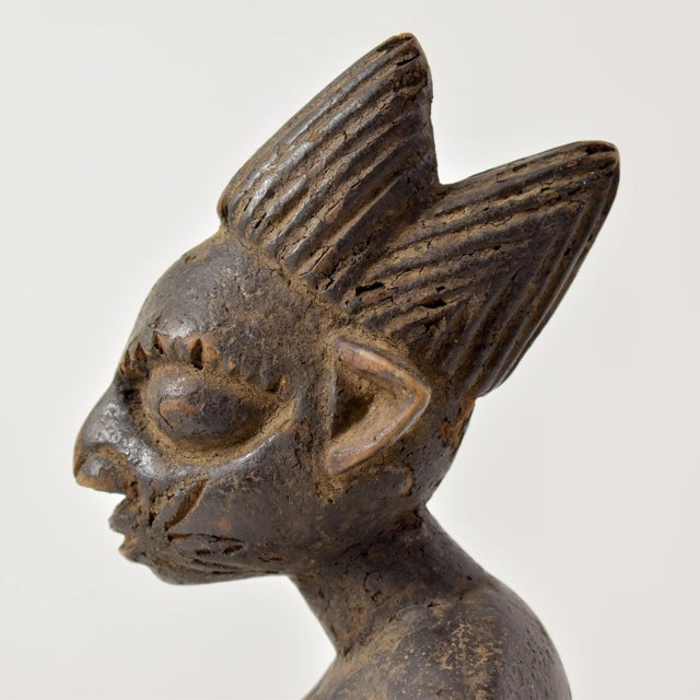 Early 20th Century Yoruba Ibeji Female Miniature Figure 10 Inch on Base Nigeria For Sale - Image 4 of 9