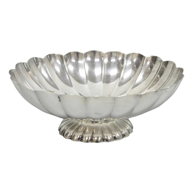 Vintage Reed & Barton Modern Silver Plated Oval Scalloped Pedestal Fruit Bowl For Sale