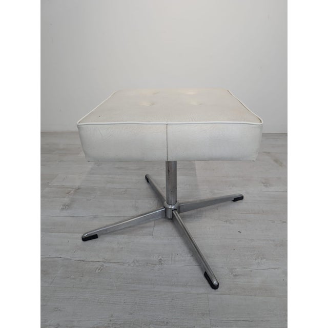 Vintage White Pouf in Leather For Sale - Image 7 of 10