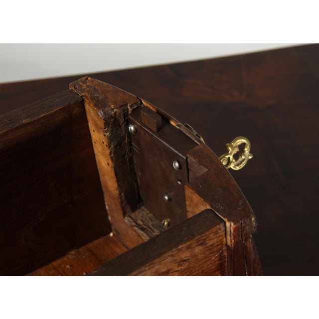 Antique French Commode in Walnut, 1740 For Sale - Image 10 of 18