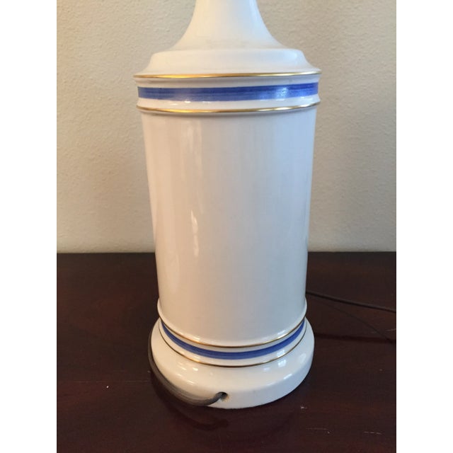 Vintage 1960s Cottage Style Matching Lamps - Pair Set of 2 For Sale In Naples, FL - Image 6 of 11