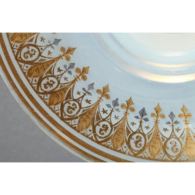 Charles X Opaline Bowl with Decoration from Desvignes For Sale - Image 4 of 7