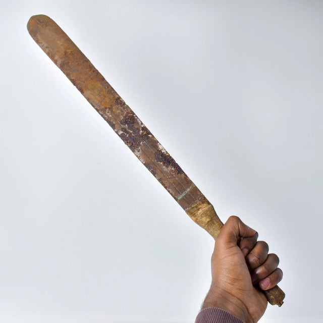 Early 20th Century Asante Iron Sword with Wood Handle Ghana For Sale - Image 4 of 11