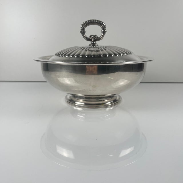 Italian silver-plated vegetable dish/tureen, PM Italy, circa 1960-1980 Dimensions: Diameter: 25 cm Height: 17 cm Good...