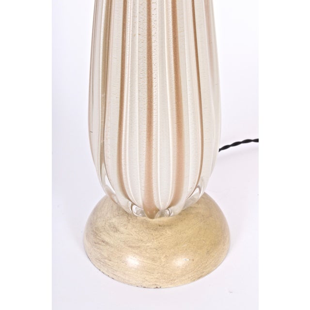 Tall Alfredo Barbini White Ribbed Murano Glass Table Lamp with Gold Inclusions For Sale - Image 6 of 9