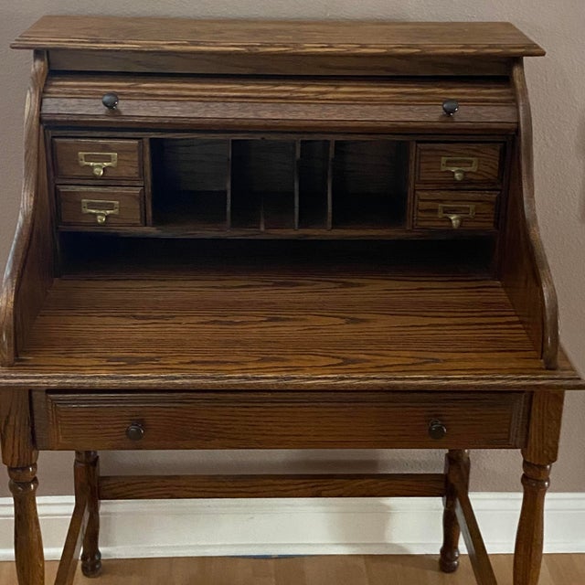 Mid 20th Century Vintage Bradford Oak American Colonial Roll Top Desk