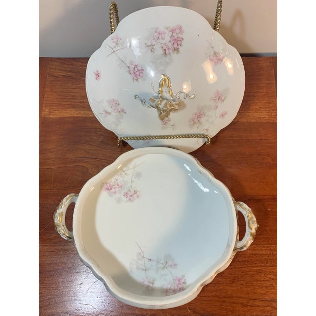 Haviland & Co. Antique Haviland & Co France Scalloped Edge Porcelain Serving Dish With Lid For Sale - Image 4 of 10
