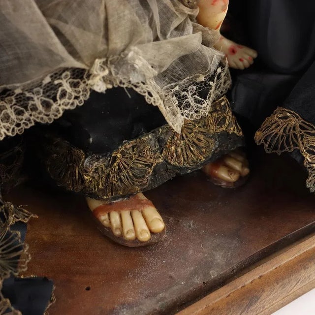 Black Our Lady of Sorrows Figurine in Wax and Fabric, Italy, 1800s For Sale - Image 8 of 10