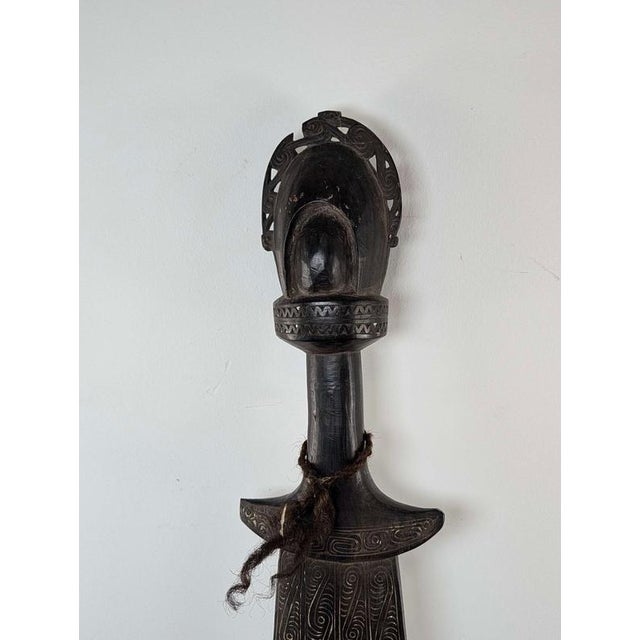 Massim Puluta Carved Oceanic Hardwood Sword Club, Trobriand Islands, 1900 For Sale - Image 10 of 13