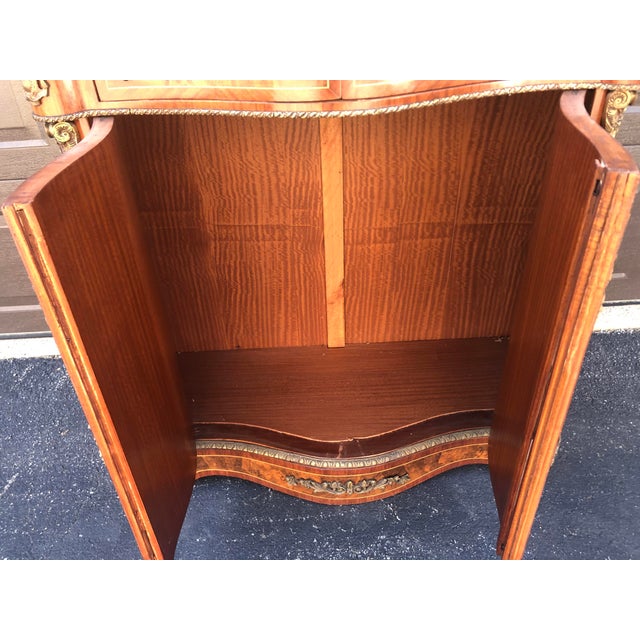 Early French Louis XV Commode Cabinet For Sale - Image 12 of 13