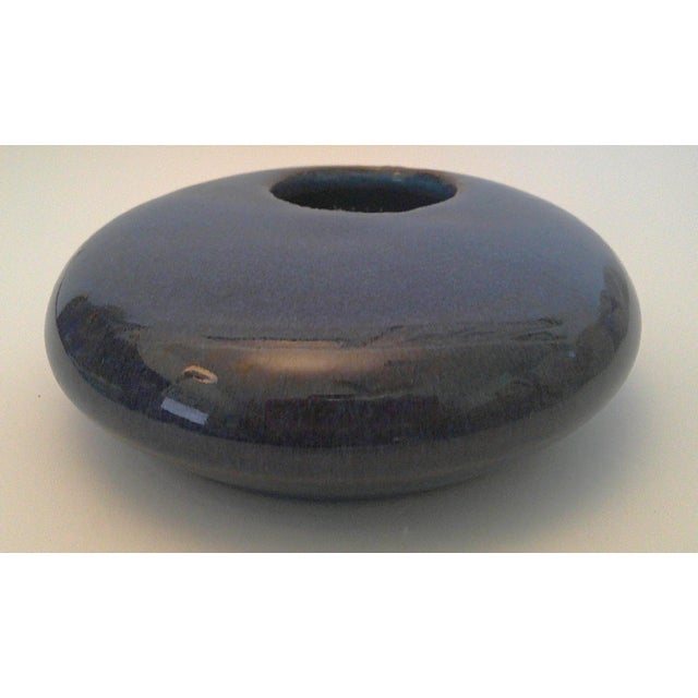 Homestead Pottery Ikebana Flower Frog Vase Colbalt Blue Usa 1990s For Sale - Image 4 of 6