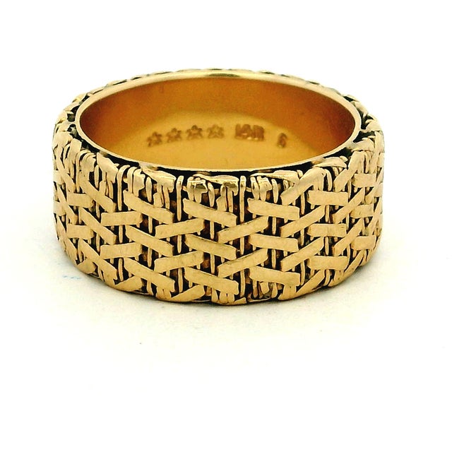 Modern Vintage 14k Gold Basket-Weave Cigar Band Ring, Size 9 For Sale - Image 3 of 9
