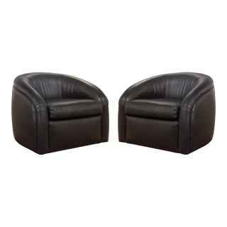 Pair of Custom Made Classic Gallery Black Leather Vintage Modern Club Chairs For Sale