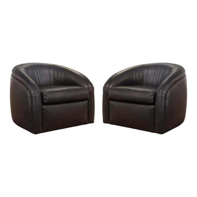 Pair of Custom Made Classic Gallery Black Leather Vintage Modern Club Chairs For Sale