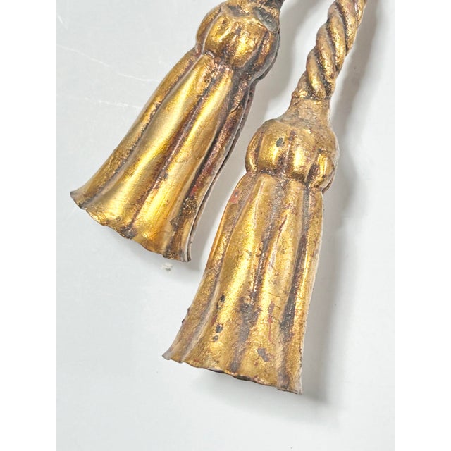 Pair of Vintage Italian Gilt Rope Curtain Tiebacks With Tassels – Hollywood Regency Drapery Hardware, Window Decor For Sale In Louisville - Image 6 of 8