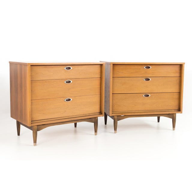 1960s Mid Century Modern Mainline By Hooker 3 Drawer Dressers A