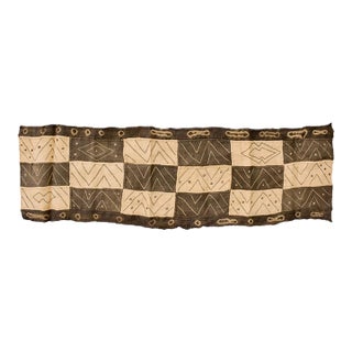 Early 20th Century Kuba Handwoven Embroidered Raffia Textile 43 x 13 Inch For Sale