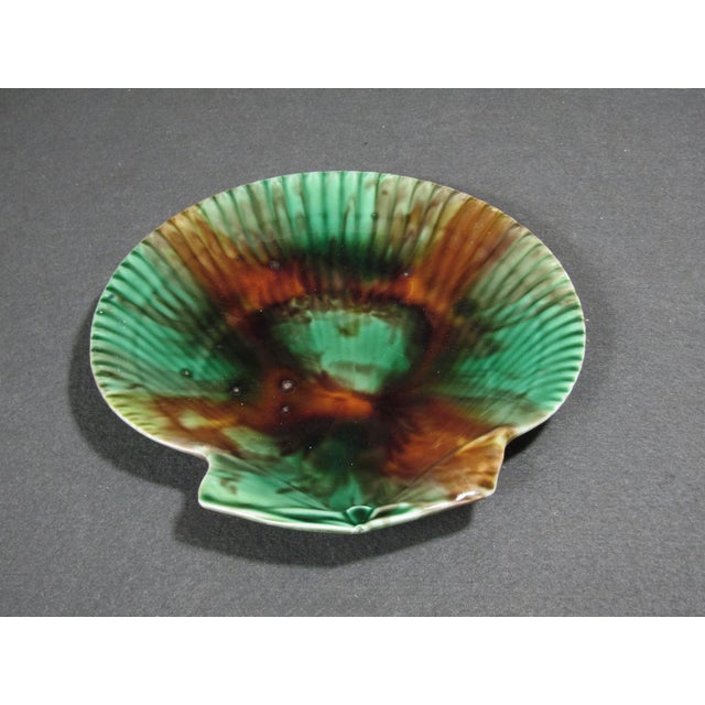Victorian Antique C1870 Szy Wedgwood Majolica Scallop Shell Plate (Plate #1) For Sale - Image 3 of 9
