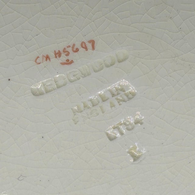 White Pair of Wedgwood Majolica Cauliflower Pattern Plates, English, Ca. 192 For Sale - Image 8 of 9