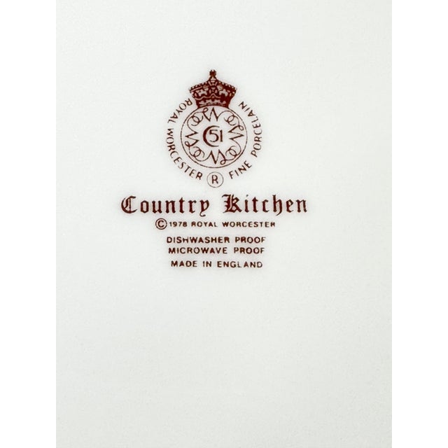 Vintage 1978 Royal Worcester Country Kitchen Serving Bowl For Sale In New Orleans - Image 6 of 6