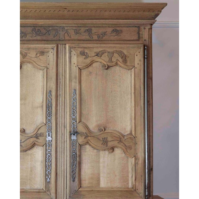 Tan French Early 19th Century Provincial Oak Buffet Deux Corps For Sale - Image 8 of 14