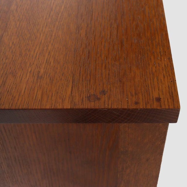 Stickley Arts & Crafts Mission Oak 2-Drawer Entertainment Cabinet 20thC For Sale - Image 6 of 12