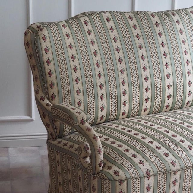 Napoleon III Bench in Walnut, 1880 For Sale - Image 3 of 14