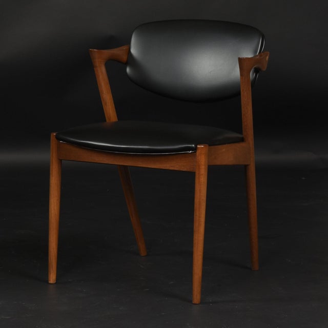 Kai Kristiansen Set of 6 Kai Kristiansen Model 42 Solid Teak "Z" Armchairs 1960s Vintage For Sale - Image 4 of 16