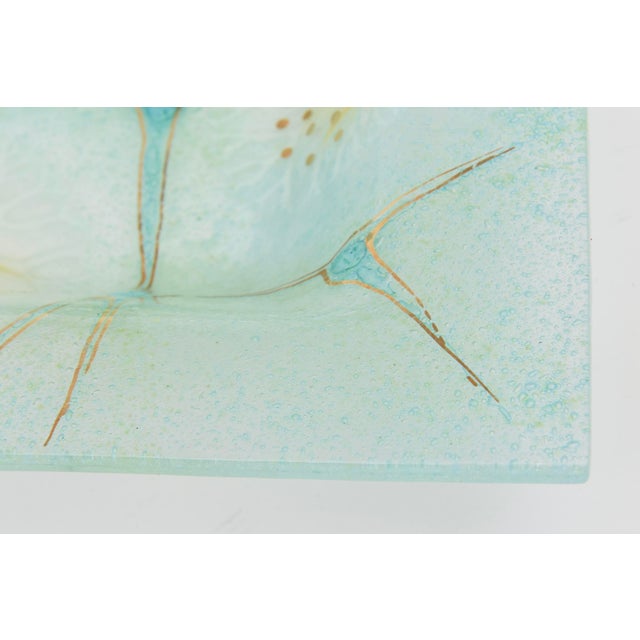 Turquoise Vintage Signed Higgins Fused Glass Square Bowl, Amoeba Pattern, Turquoise, Gold, White, Yellow, 1960's' For Sale - Image 8 of 11