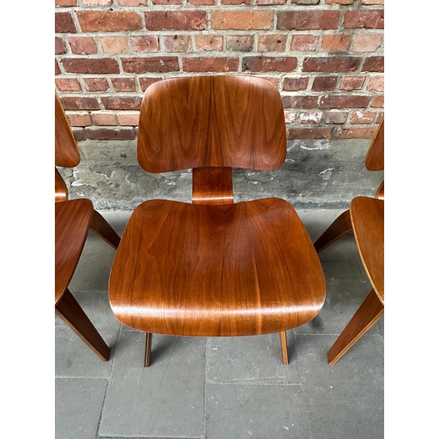 DCW Dining Chairs in Walnut attributed to Charles & Ray Eames for Herman Miller, 1950s, Set of 4 For Sale - Image 9 of 18