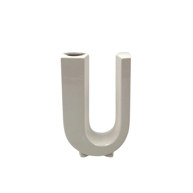 White Space Age White U Letter Shaped Ceramic Solifleur Vase, Marcel Radureau Ca. 1970 For Sale - Image 8 of 11